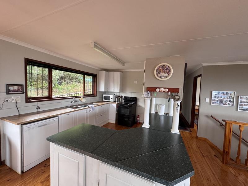 7 Bedroom Property for Sale in Outeniqua Strand Western Cape